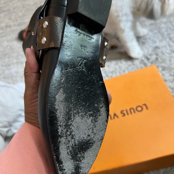 Comfy Louis Vuitton Booties. Excellent condition - Picture 4 of 7